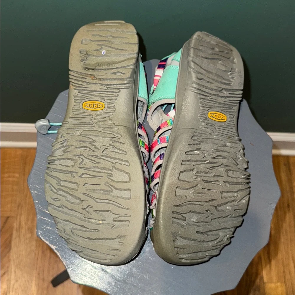 Keen Whisper Youth Size 5‎ Womens 7.5 Hiking Sandals 